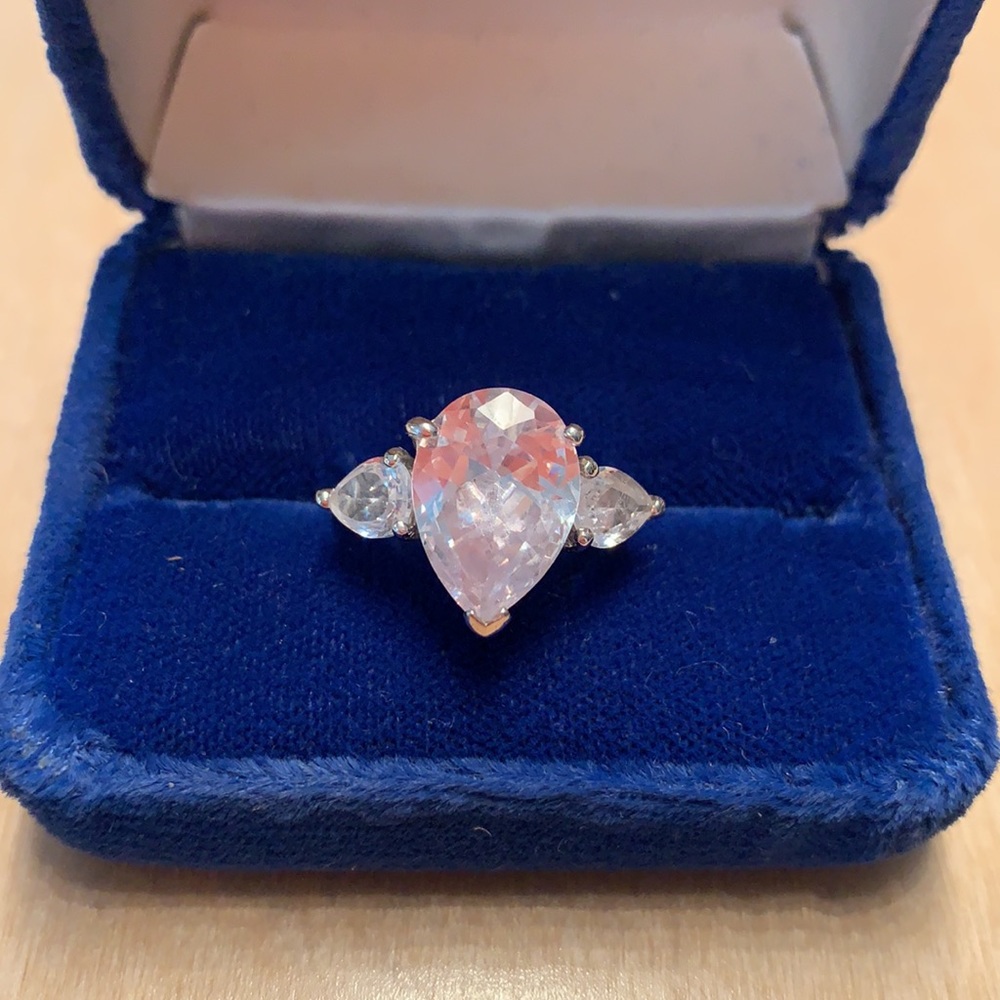 Stunning Sterling Silver Faceted Rhinestone Ring